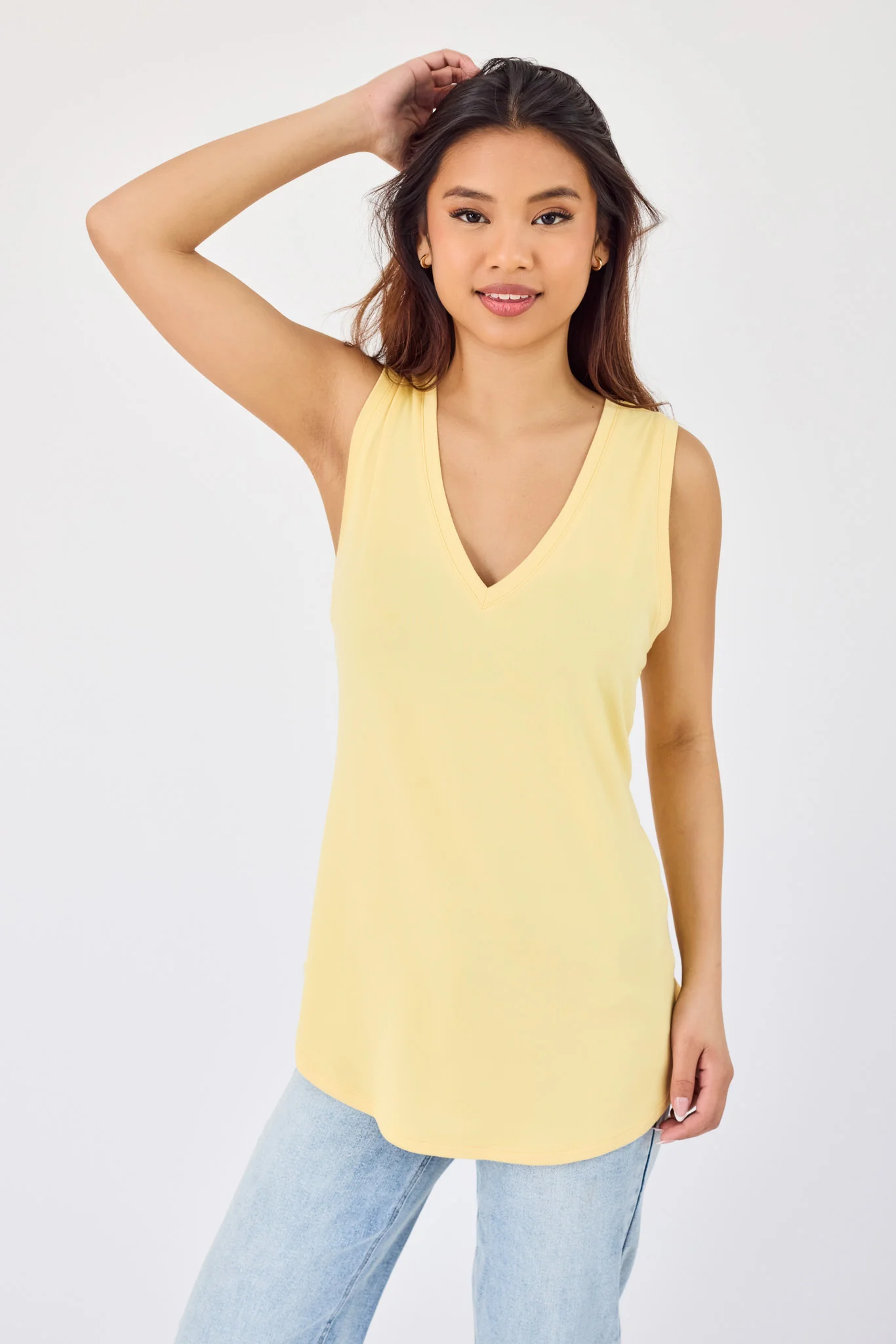 Brushed Knit Sleeveless V-Neck - Image 11