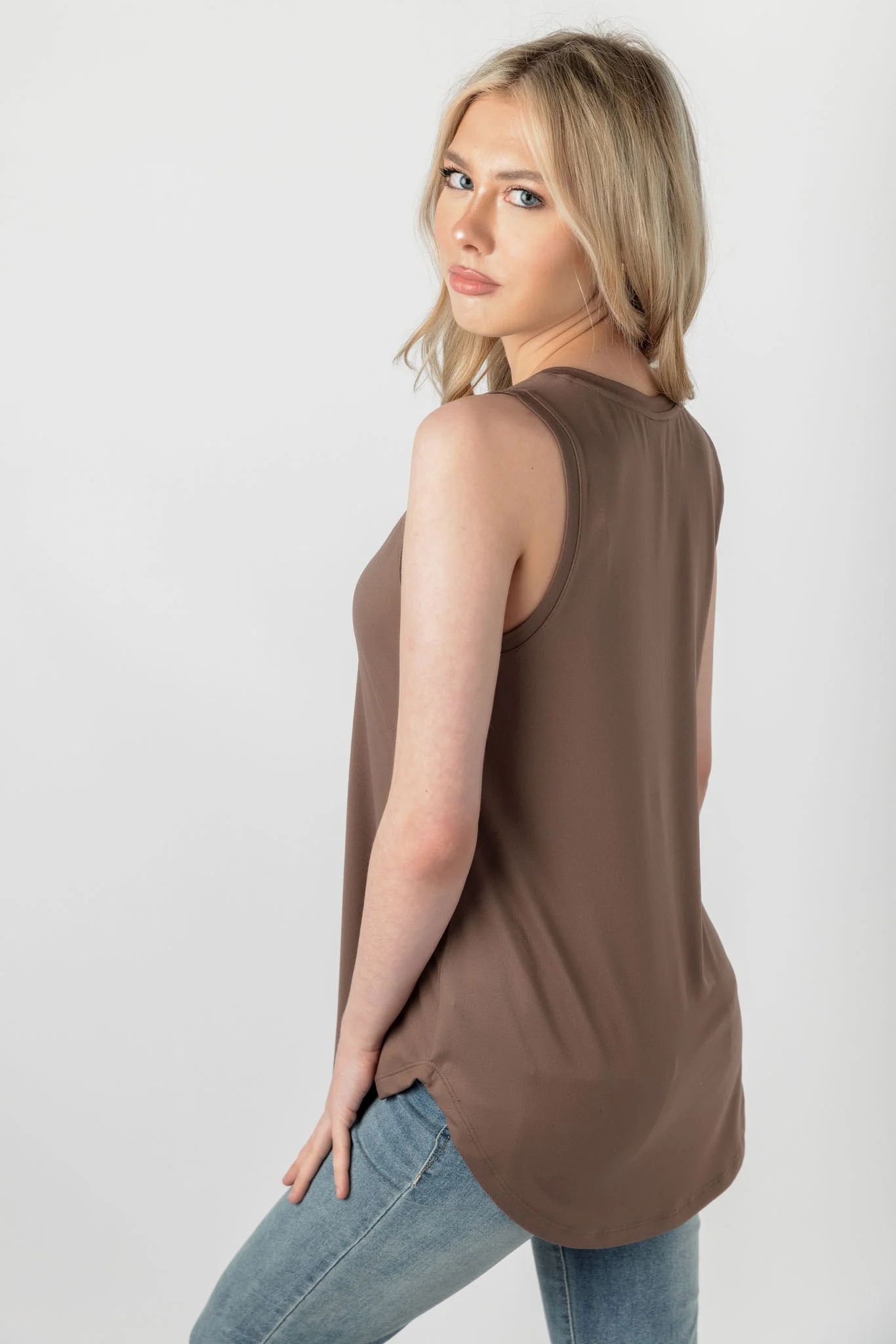 Brushed Knit Sleeveless V-Neck - Image 6