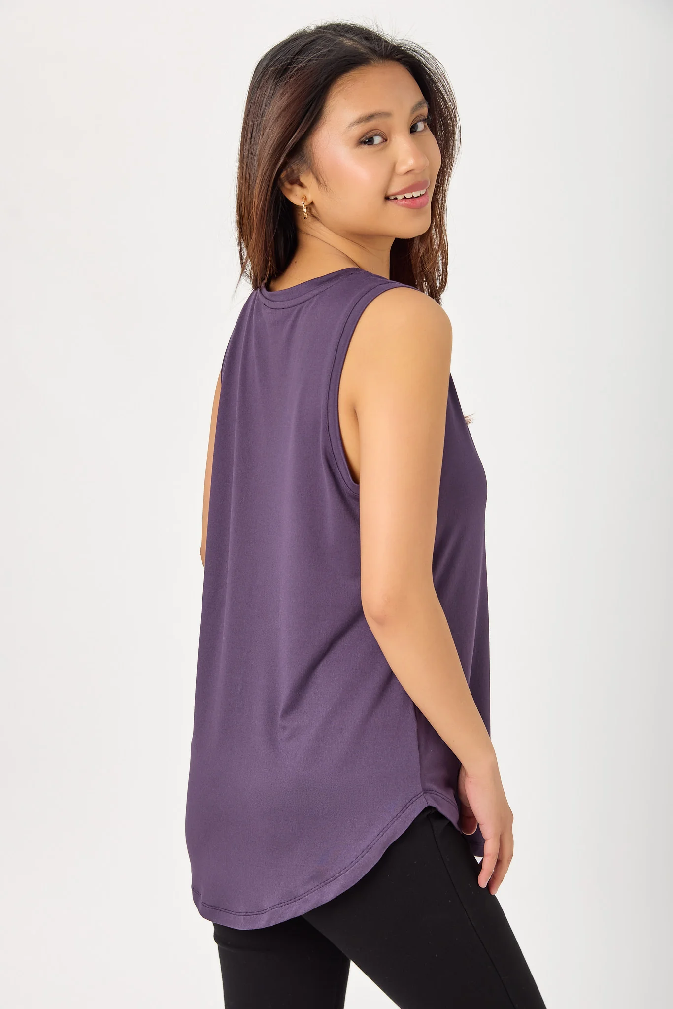 Brushed Sleeveless V-Neck - Image 17