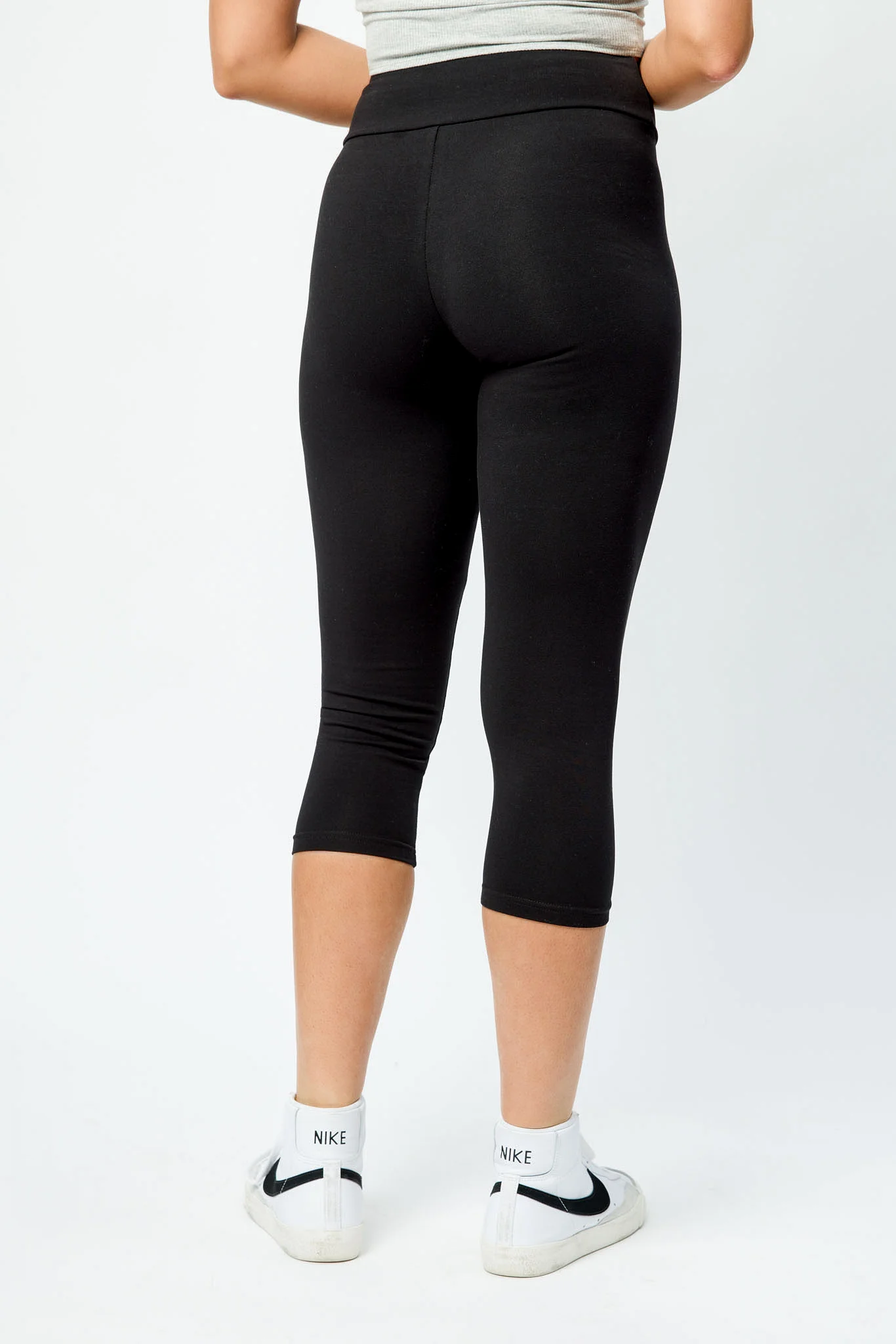 Capri Legging - Image 3