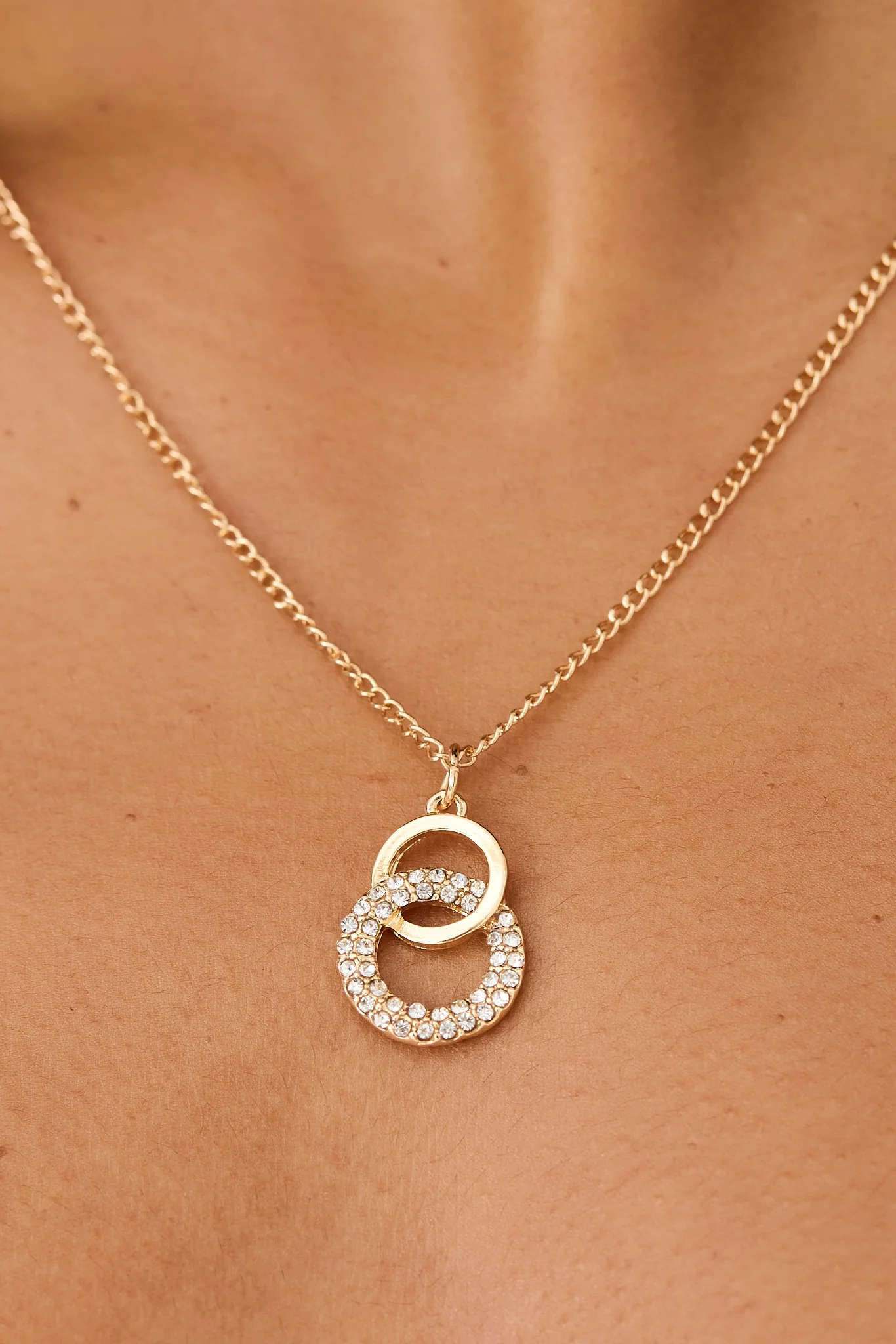 Interlocking Circle Necklace & Earring Set - Image 2