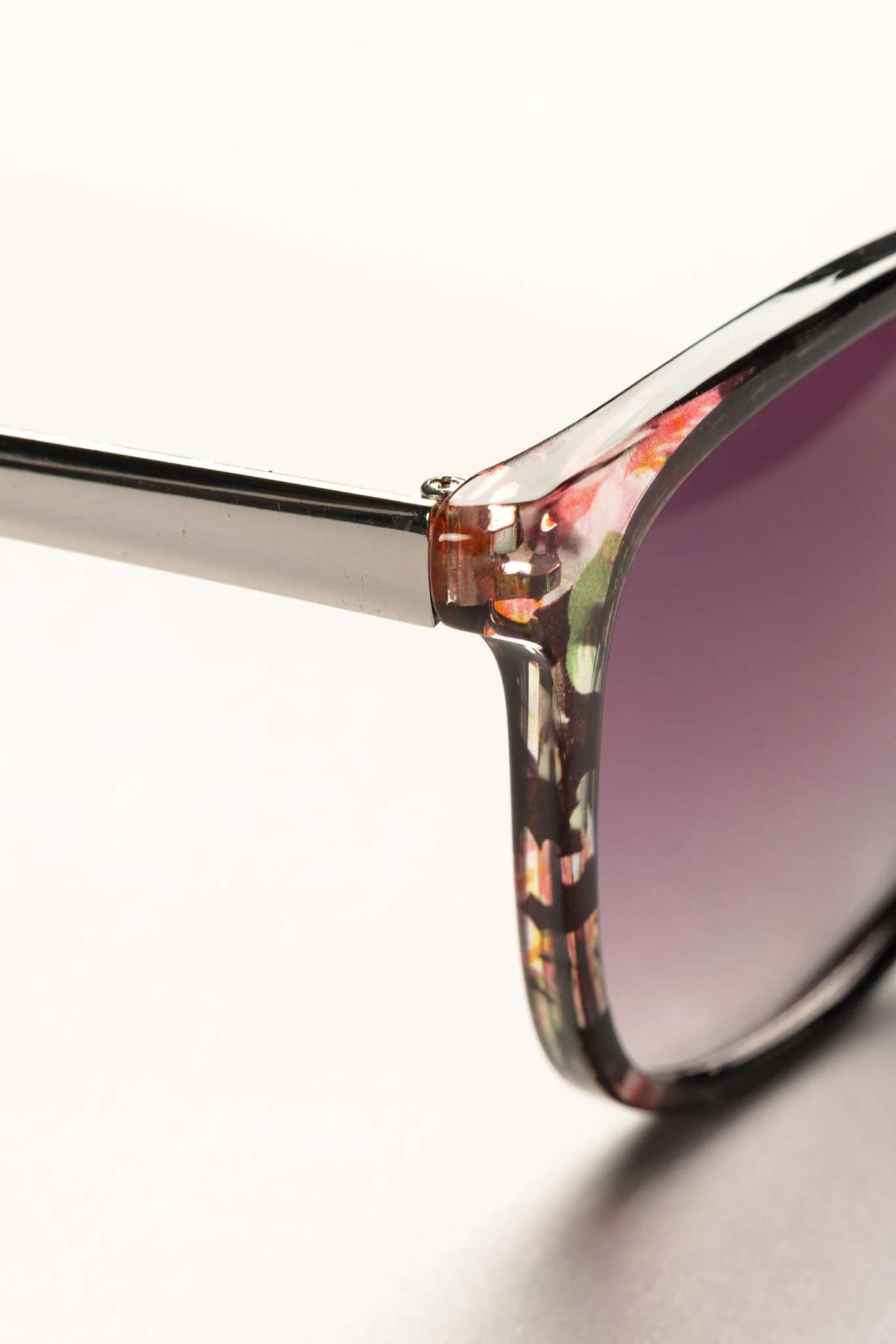 Plastic Pantos Sunglasses with Metal Arms - Image 4