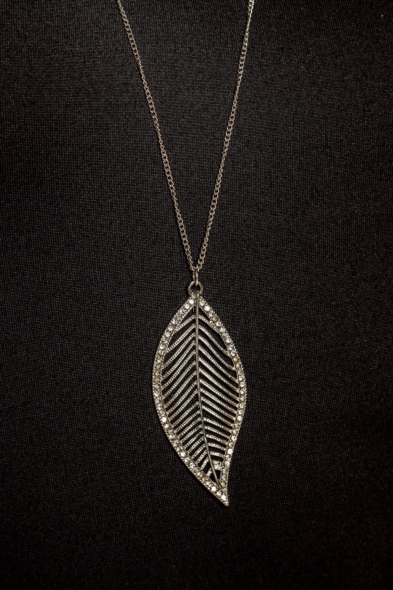 Rhinestone Leaf Necklace - Image 5