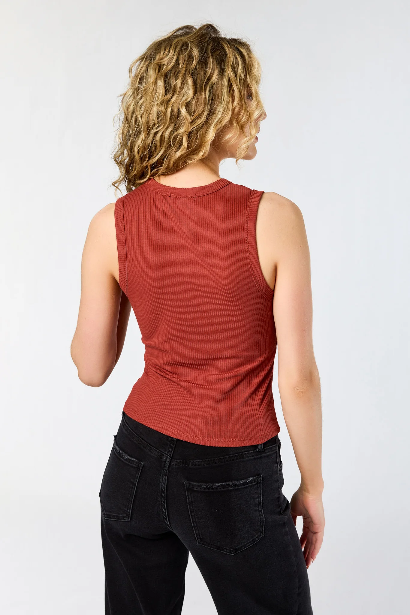 Ribbed Crew-Neck Tank Top - Image 14