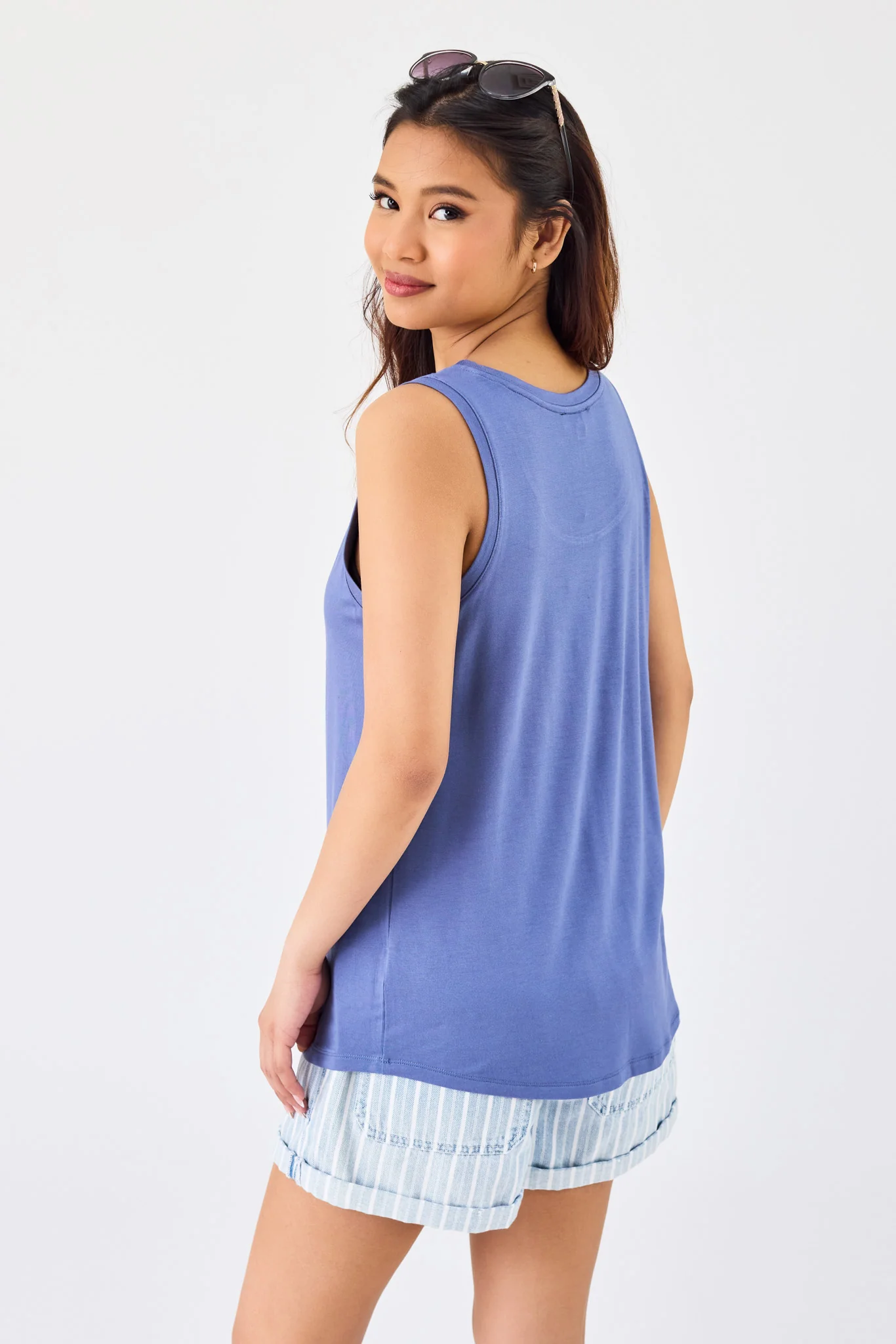 "Summer Vibes" Sleeveless Scoop-Neck Tank with Shirttail Hem - Image 3