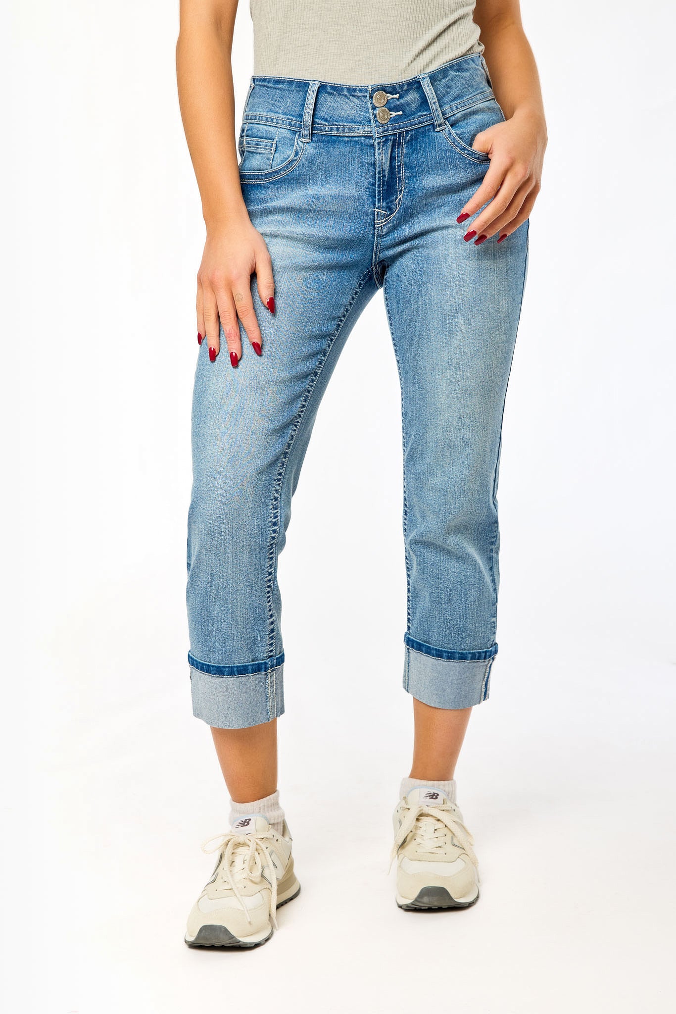 Wallflower Audrey Wash Insta-Stretch Luscious Curvy Mid-Rise Skinny Crop Jeans - Image 3
