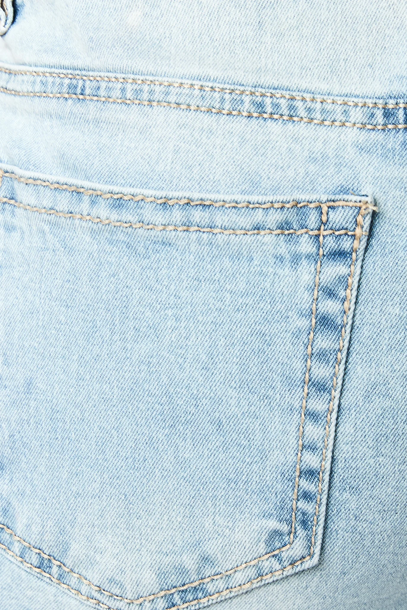 Wallflower Helene Wash Fiesty Curvy High-Rise Wide-Leg Jeans - Image 4