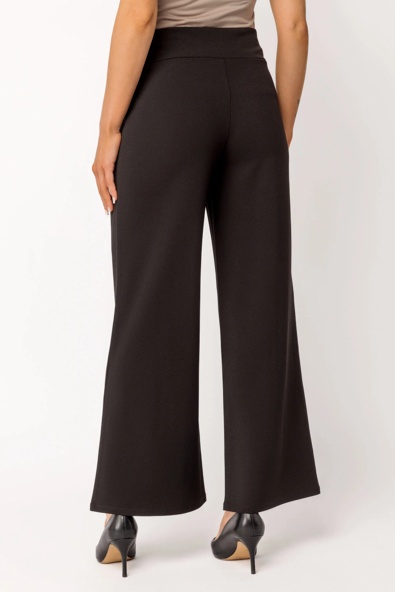 Wide Leg Pants with Short Inseam - Image 3