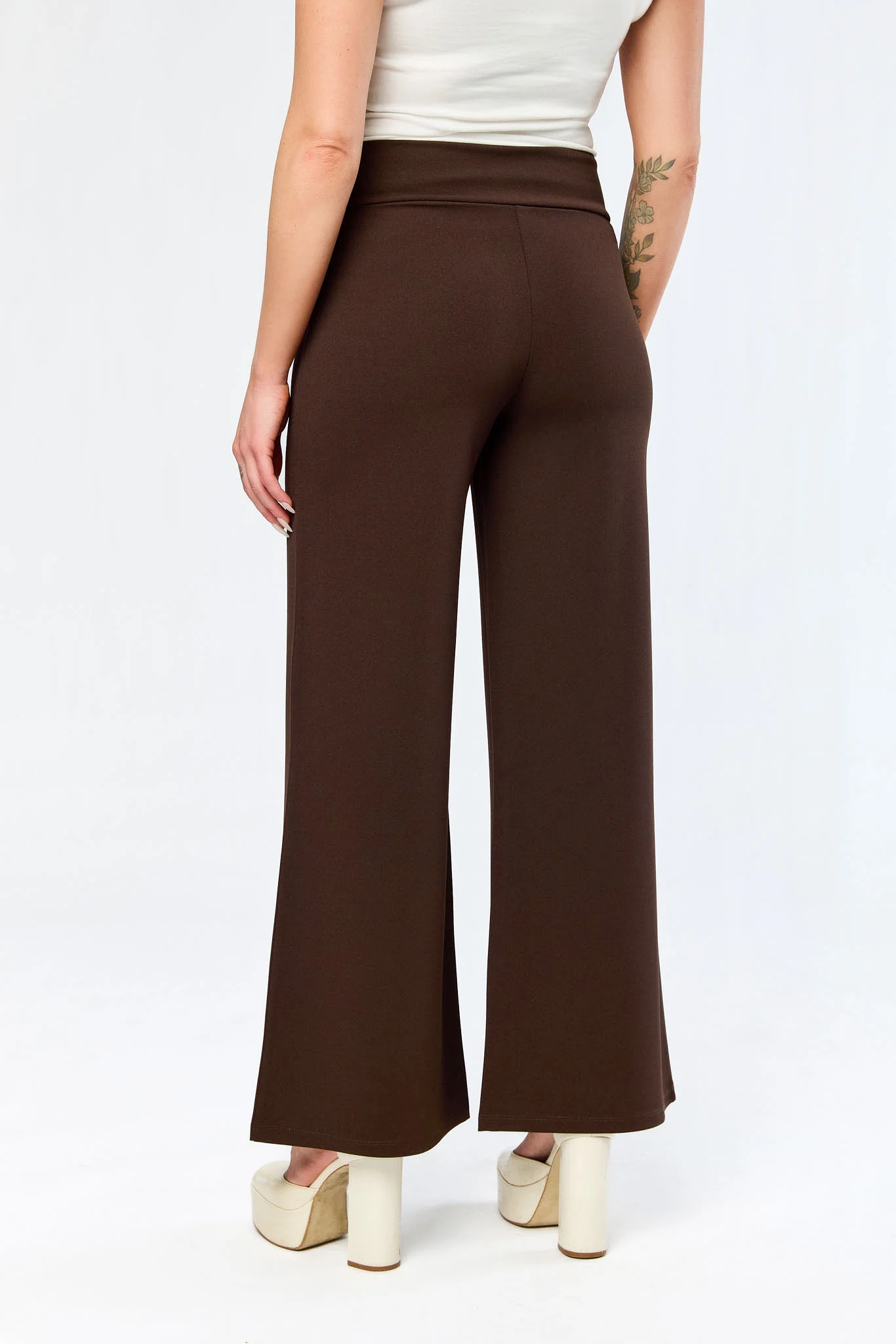 Wide Leg Pants with Short Inseam - Image 5
