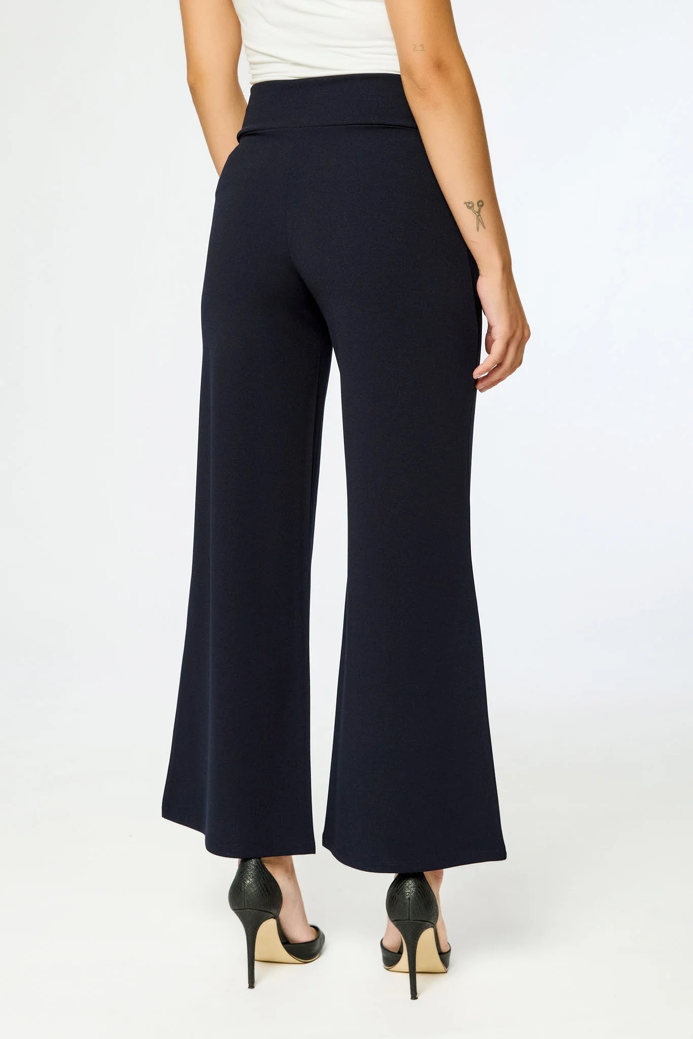 Wide Leg Pants with Short Inseam - Image 8